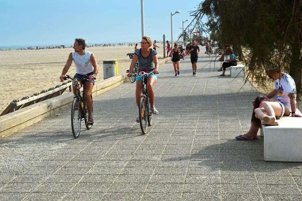 Lindo Apartamento Con Vistas Al Puerto Mistral Empuriabrava 0*,  Spagna